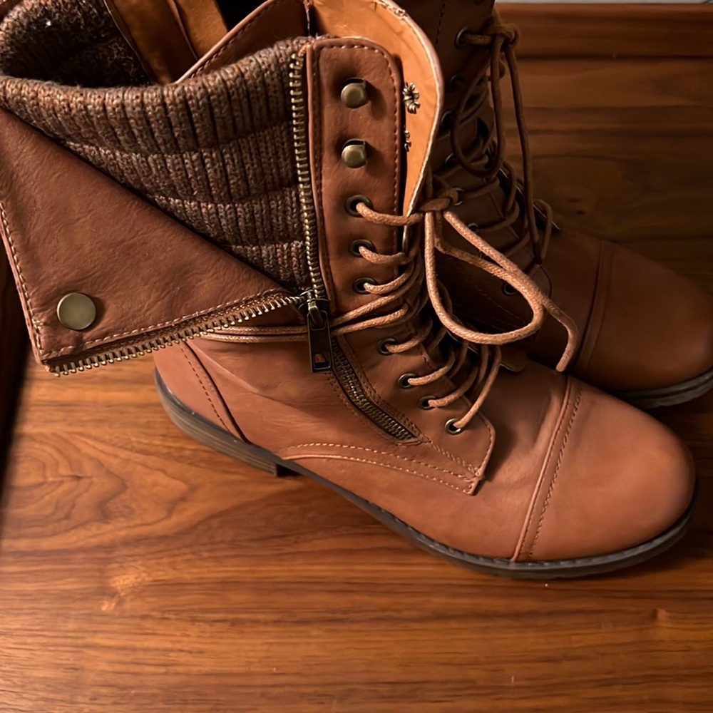 Brown combat boot